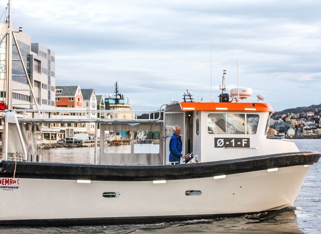 MALO Hurtigsjark 30ft på sjøen
