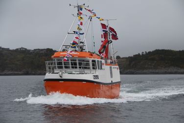 MALO Sjark 36ft på havet